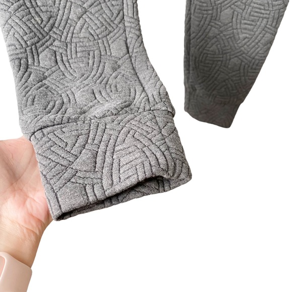 Fabletics Gray Hamilton Textured Quilted Cuff Sweatpant High Waist Jogger Size M - Picture 5 of 7